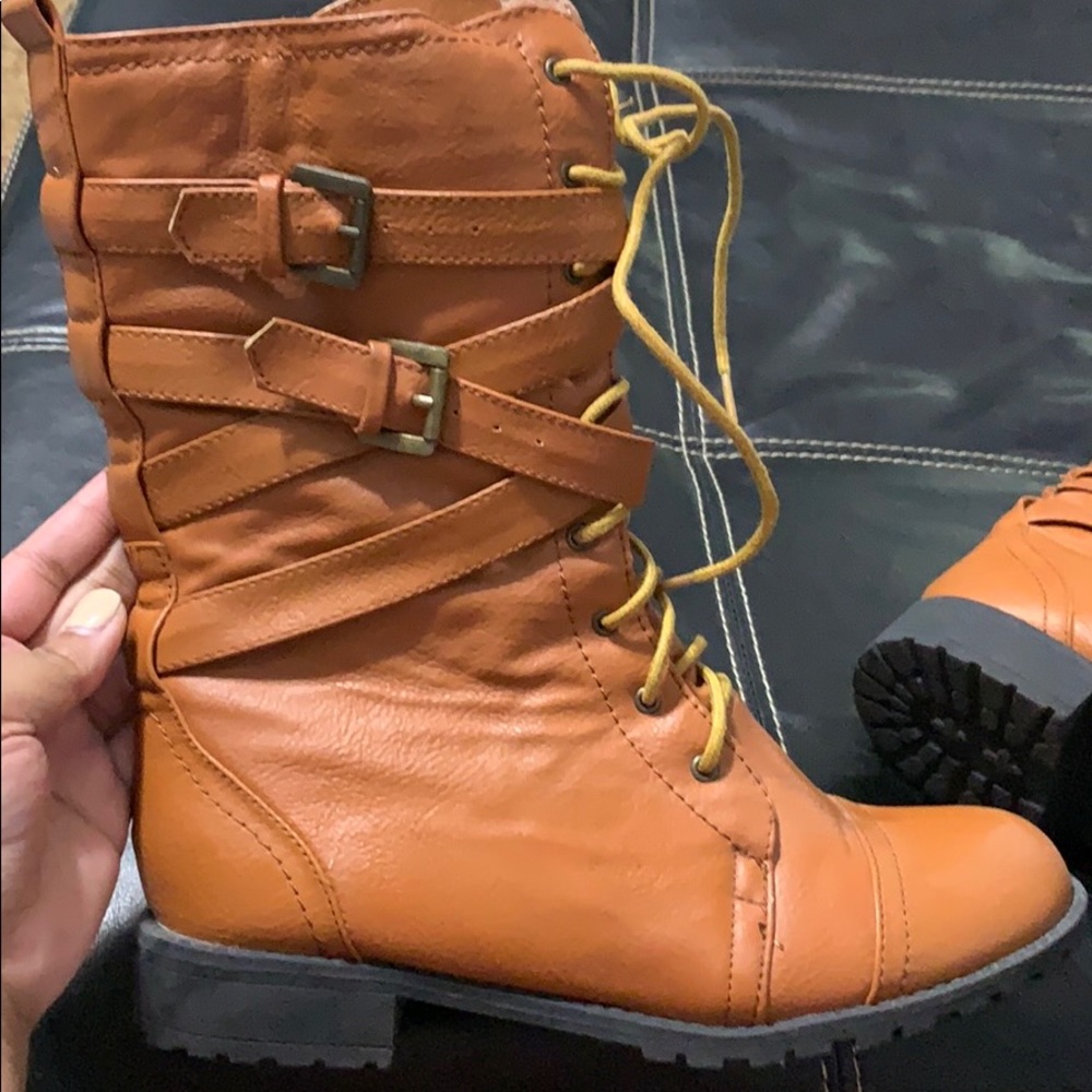 Camel colored lace/zip up boot
